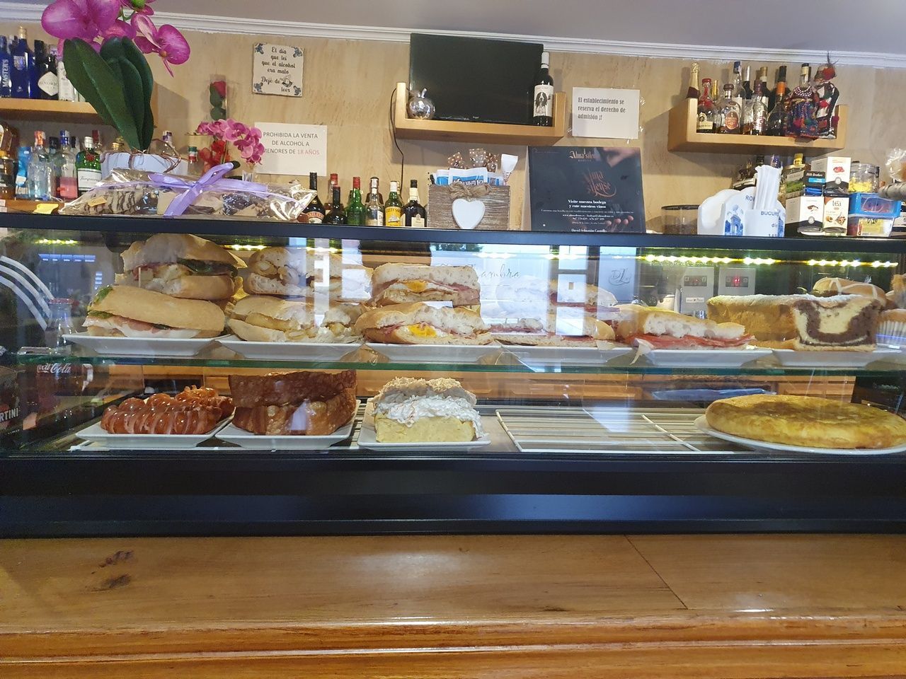 Restaurante Cafetería Doña Lambra